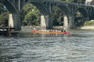 阿邦拉霍预测本轮英超：曼联0-2水晶宫，利物浦3-0热刺，曼城大胜